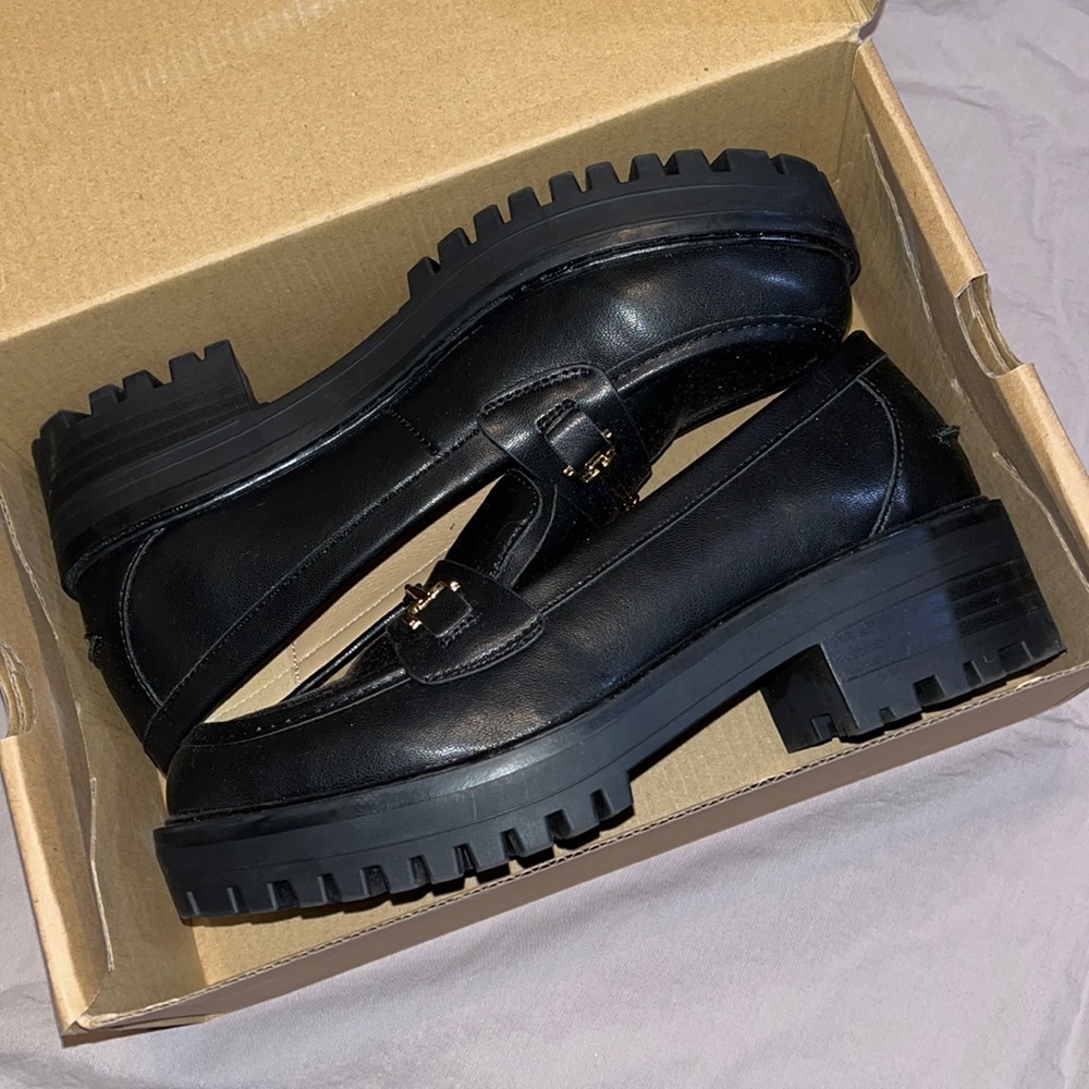 ZBY Black Loafers size 5 platform